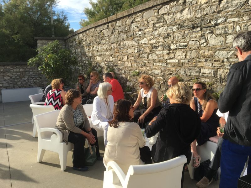 Seminaire biarritz pays basque incentive marche de biarritz gastronomie visite groupe plancha rooftop degustation vin agence evenementielle erronda