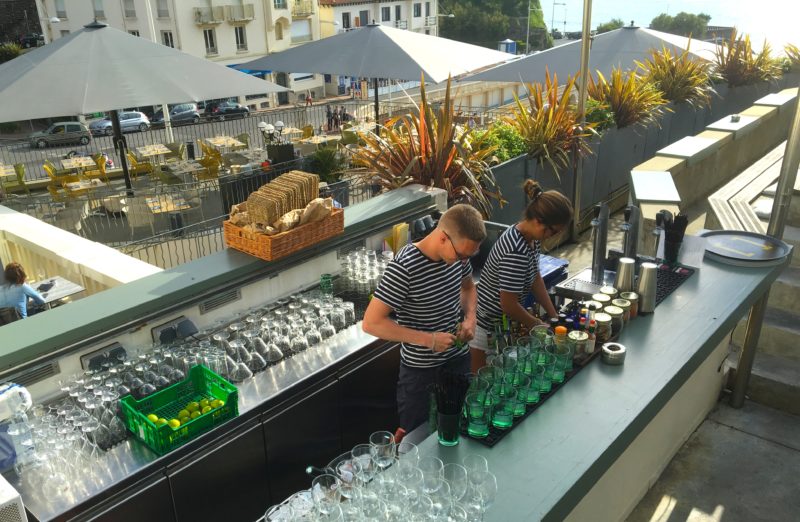 Seminaire biarritz pays basque incentive marche de biarritz gastronomie visite groupe plancha rooftop degustation vin agence evenementielle erronda