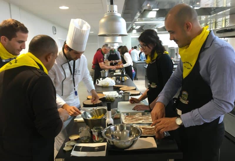 Seminaire team building cuisine Gastronomique agence evenementielle-erronda pays basque hendaye saint sebastien cours de cuisine basque culinary center fontarrabie-