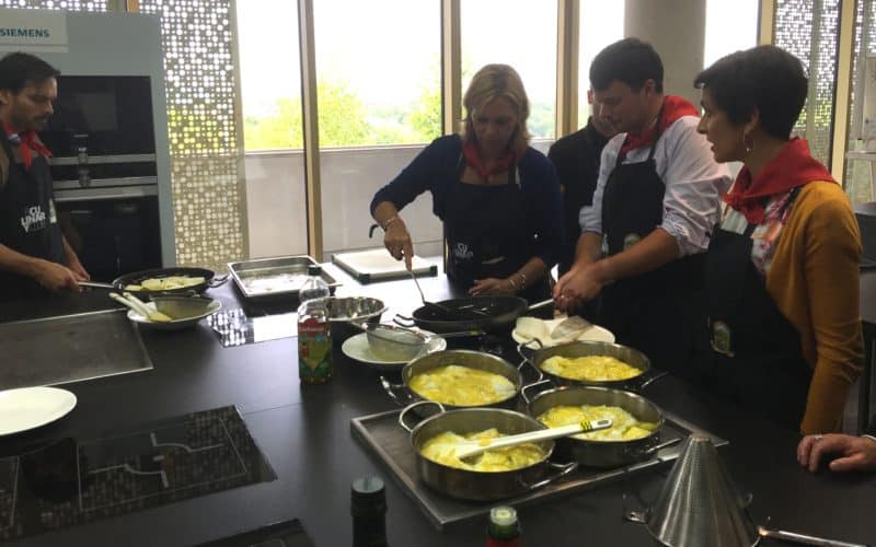 Seminaire team building cuisine Gastronomique agence evenementielle-erronda pays basque hendaye saint sebastien cours de cuisine basque culinary center fontarrabie-