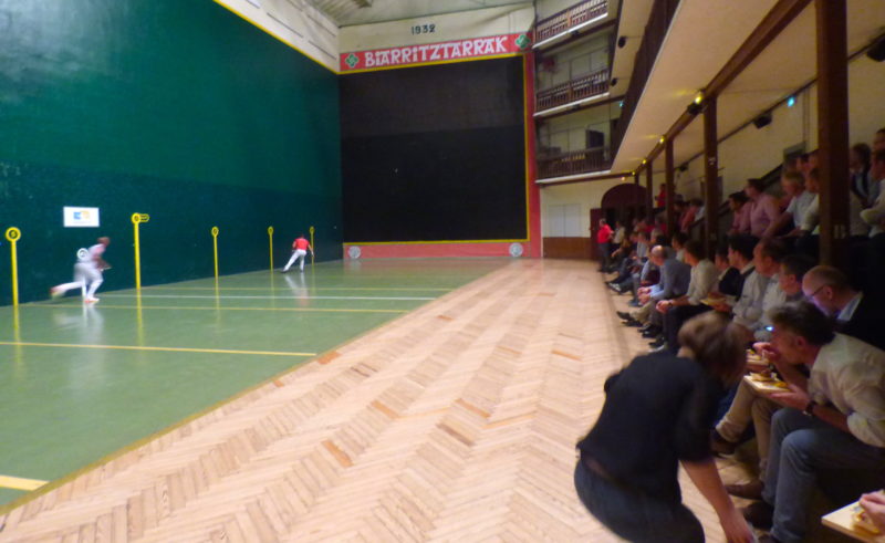 Seminaire visite theatralisee incentive biarritz team building pays basque animation pelote basque agence voyage evenementielle erronda