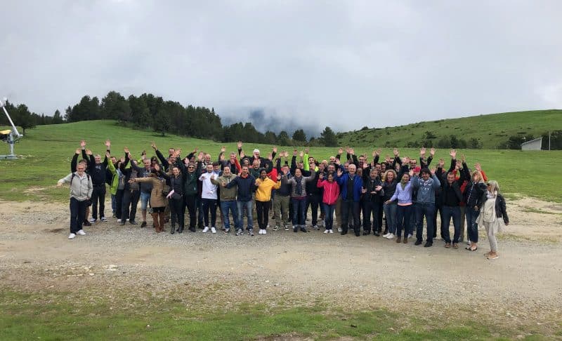 Team building réunion sauvage neige chevaux repas champs chevaux sud ouest Pyrénées