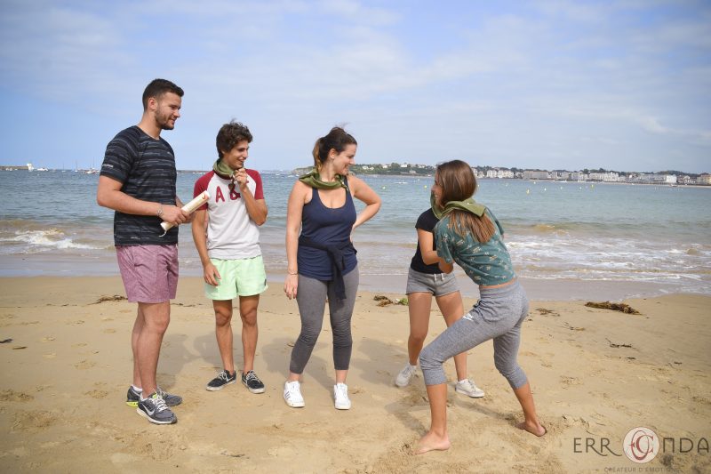 photographie_evenementiel_team_building_pays_basque_ciboure_saint_jean_de_luz_socoa_chasse_au_trésor_vin_degustation_gastronomie_charcuterie_bayonne_ecole_de_commerce_plage_ocean_jeux