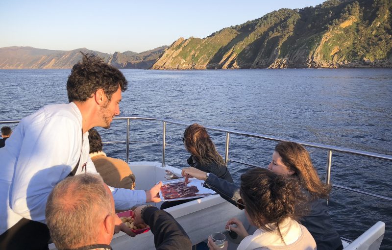 croisiere photographie soiree bateau gastronomie decouverte pays basque voyage san sebastian catamaran pasajes ocean agence visite evenementielle saint jean de luz erronda