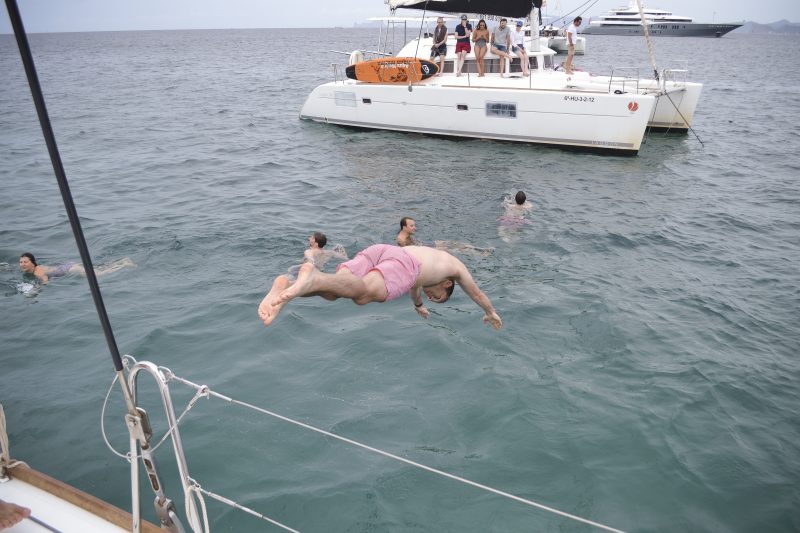 photographie_agence_évènementielle_seminaire_incentive_ibiza_mer_team_building_plage_catamaran_bateau_formentera
