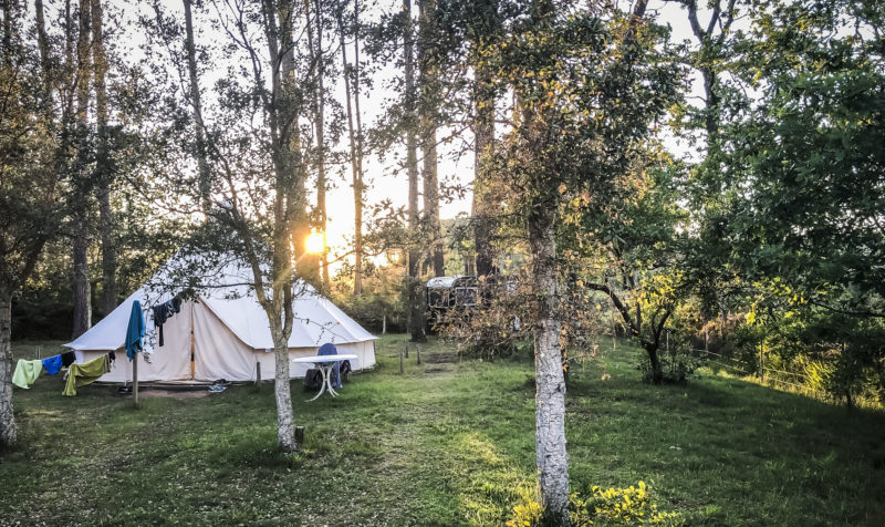 agence de voyage évènementielle pays basque landes Incentive nature foret plage Koh lanta team building yoga course d’orientation glambing expérience tipis