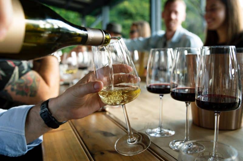 agence evenementielle receptive pays basque erronda seminaire team building incentive event saint jean de luz Irouléguy vin initiation degustation activité plein air vignes escape game tonneaux