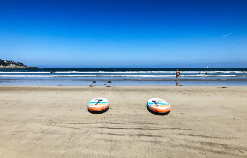 agence evenementielle receptive pays basque erronda seminaire team building creatif incentive event saint jean de luz hendaye Barco loco plage ocean recyclage construction bateau paddle carton reclyclage