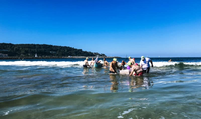 agence evenementielle receptive pays basque erronda seminaire team building creatif incentive event saint jean de luz hendaye Barco loco plage ocean recyclage construction bateau carton reclyclage