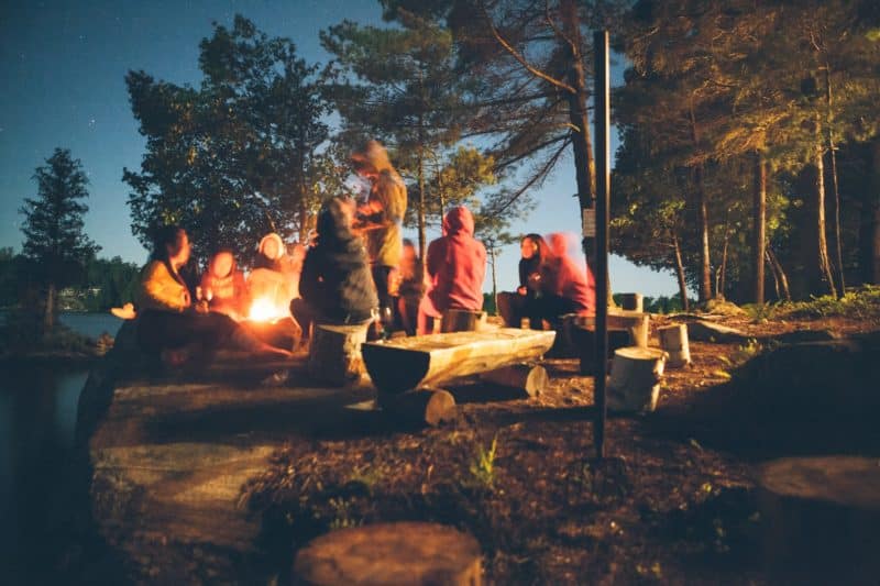 agence événementielle réceptive voyage pays basque erronda séminaire team building event detox digital technologie reconnexion nature bivouac feu de camp