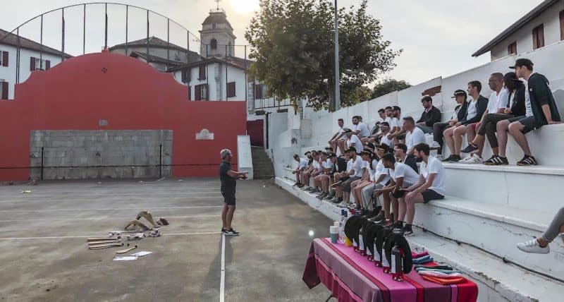 Incentive Pays Basque Rhune Sommet de la Rhune Randonnée pédestre Initiation Pelote Basque Pelote Surf Gastronomie Activités Animations Soirée Sport Aventure