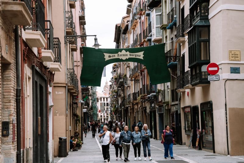 seminaire pampelune navarre agence erronda pays basque biarritz