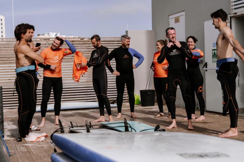 team building cours de surf peniche lisbonne portugal agence erronda